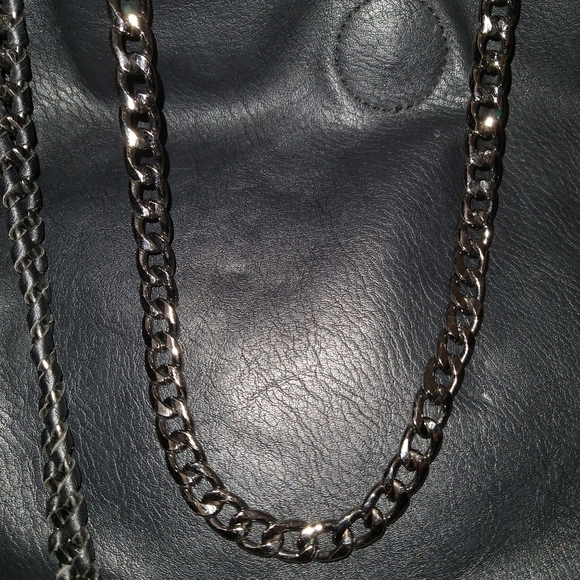 Large Black purse - Picture 2 of 3